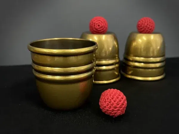 Super Cups and Balls (Brass/Aged) by Oliver Magic - Image 3